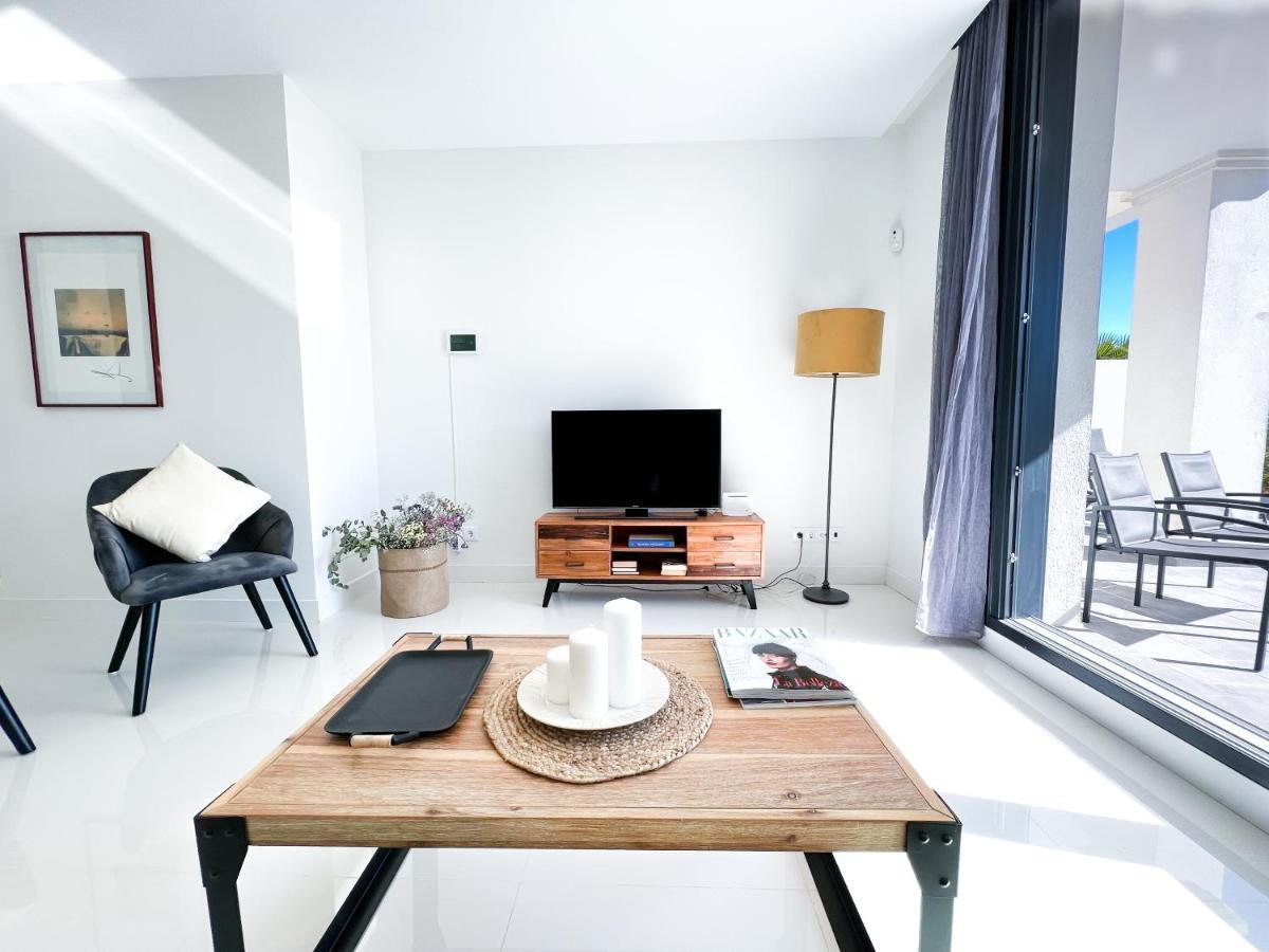 Apartment In Manilva, Just A Few Steps From The Beach Exterior photo